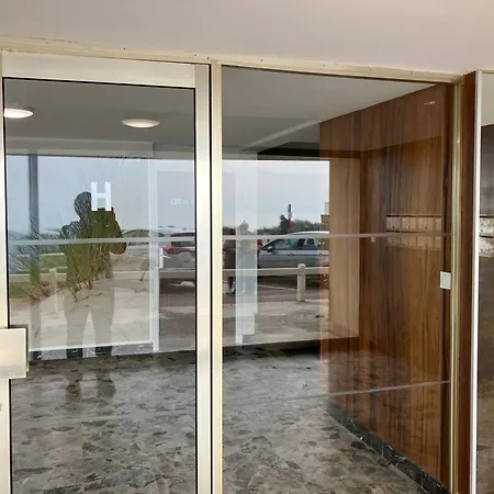 Lägenhet Face A La Mer, 7eme Etage *