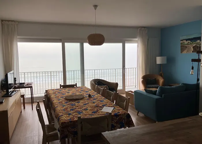Face A La Mer, 7eme Etage